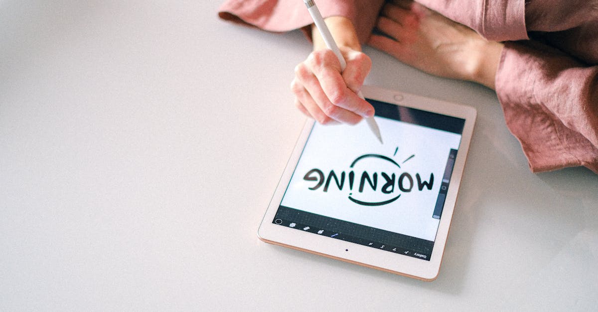 AI note-taking apps displaying transcription and summarization features